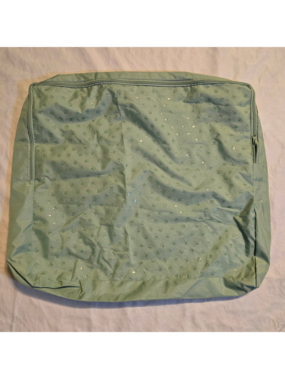 Goose Barkley Adjustable Dog Collar and Large Green Paw Print Travel Bag